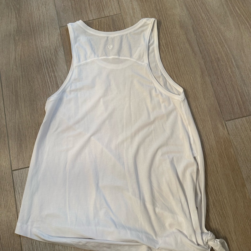 White size 8